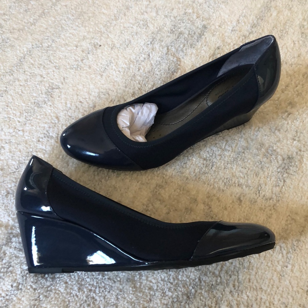 NWOB LifeStride Juliana Stretch Wedge